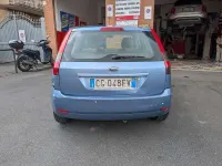 Begagnad Ford Fiesta Ghia 75 HK (55 kW) 2003 Blå Halvkombi