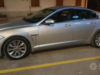 Usata Jaguar XF 300 CV (220 kW) 2011 Grigio Berlina