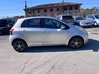 Usata Toyota Yaris 90 CV (66 kW) 2008 Grigio Utilitaria