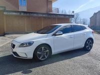 Usata Volvo V40 150 CV (110 kW) 2016 Bianco Berlina