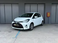 Usata Toyota Yaris Hybrid Active 75 CV (55 kW) 2016 Other Berlina