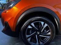 Usata Peugeot 2008 Allure 130 CV (95 kW) 2020 Arancione SUV
