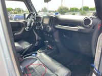 Begagnad Jeep Wrangler Sahara 200 HK (147 kW) 2012 Silver SUV