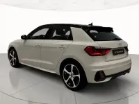 Nuova Audi A1 Sportback S-Line 116 CV (85 kW) 2026 2y bianco ghiacciaio metallizzato Utilitaria