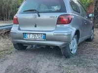 Usata Toyota Yaris 75 CV (55 kW) 2005 Grigio Berlina