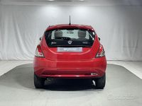 Usata Lancia Ypsilon Gold 70 CV (51 kW) 2022 Rosso Utilitaria