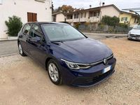 Usata VW Golf VIII Life 116 CV (85 kW) 2022 Blu Berlina