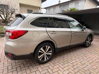 Usata Subaru Outback Premium 175 CV (128 kW) 2018 Grigio Station wagon