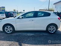 Usata Alfa Romeo Giulietta Distinctive 120 CV (88 kW) 2015 Bianco Utilitaria