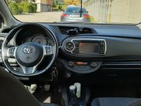 Usata Toyota Yaris Lounge 69 CV (50 kW) 2013 Bianco Utilitaria