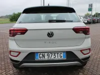 Usata VW T-Roc Style 110 CV (80 kW) 2023 Ascot grey / tetto nero SUV
