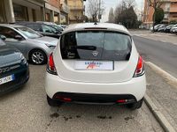 Usata Lancia Ypsilon Silver 69 CV (50 kW) 2020 Bianco Utilitaria