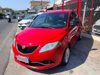 Usata Lancia Ypsilon Gold 69 CV (50 kW) 2016 Rosso Utilitaria