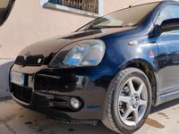 Usata Toyota Yaris 104 CV (76 kW) 2002 Nero Utilitaria