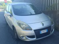 Usata Renault Scénic III Dynamique 110 CV (80 kW) 2011 Argento Monovolume