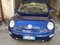 Usata VW New Beetle 101 CV (74 kW) 2005 Blu Utilitaria