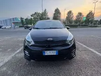 Usado Kia Rio Active 75 HP (55 kW) 2017 Preto Sedan