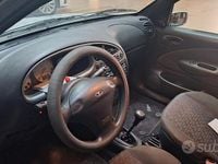 Usata Ford Fiesta 75 CV (55 kW) 2001 Grigio Utilitaria