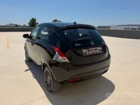 Usata Lancia Ypsilon Silver 69 CV (50 kW) 2021 Nero Utilitaria