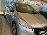 Usata Peugeot 208 Access 82 CV (60 kW) 2014 Grigio Utilitaria