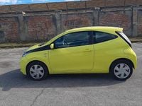 Usata Toyota Aygo 69 CV (50 kW) 2018 Giallo Utilitaria