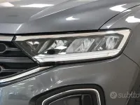 Usata VW T-Roc Life 110 CV (80 kW) 2023 Grigio SUV