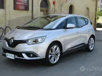 Usata Renault Scénic 120 CV (88 kW) 2021 Grigio Monovolume