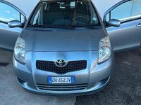 Usata Toyota Yaris 84 CV (61 kW) 2007 Grigio Utilitaria