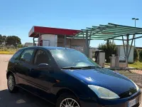 Begagnad Ford Focus 100 HK (73 kW) 2001 Svart Sedan