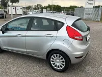Usata Ford Fiesta Titanium 82 CV (60 kW) 2011 Grigio Berlina