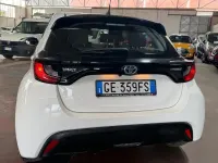 Usata Toyota Yaris Hybrid Business Edition 92 CV (67 kW) 2021 Bianco Berlina