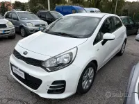 Usata Kia Rio 83 CV (61 kW) 2017 Bianco Berlina
