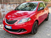 Usata Lancia Ypsilon Gold 69 CV (50 kW) 2022 Rosso Utilitaria
