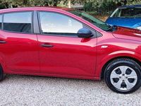 Usata Dacia Sandero Essentiel 101 CV (74 kW) 2022 Rosso Utilitaria