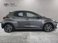 Usata Toyota Yaris Hybrid Lounge 92 CV (67 kW) 2022 Grigio SUV