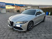 Usata Alfa Romeo Giulia Tech Edition 190 CV (139 kW) 2019 Argento Berlina