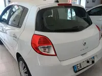 Usata Renault Clio II 75 CV (55 kW) 2009 Bianco Berlina