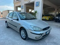 Usata Ford Focus Ambiente 116 CV (85 kW) 2001 Grigio Berlina