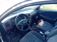 Usata Toyota Avensis 110 CV (80 kW) 2001 Grigio Station wagon