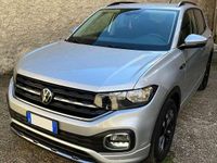 Usata VW T-Cross R-line 116 CV (85 kW) 2024 Grigio SUV