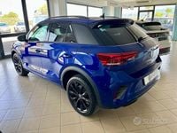 Usata VW T-Roc R-line 150 CV (110 kW) 2023 Blu SUV