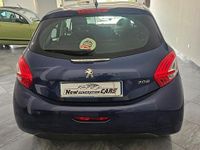 Usata Peugeot 208 Active 68 CV (50 kW) 2013 Blu Utilitaria