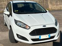 Usata Ford Fiesta 80 CV (58 kW) 2014 Bianco Utilitaria