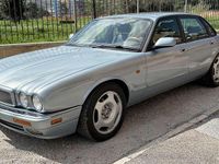Usata Jaguar XJR 320 CV (235 kW) 1995 Ice blu Berlina