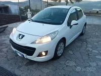 Usata Peugeot 207 73 CV (53 kW) 2013 Bianco Utilitaria