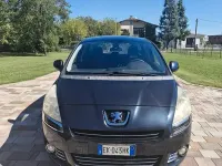 Usata Peugeot 5008 112 CV (82 kW) 2012 Bluazzurro Monovolume