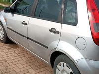 Usata Ford Fiesta 79 CV (58 kW) 2002 Argento Utilitaria