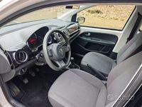 Begagnad VW up! 60 HK (44 kW) 2015 Vit Halvkombi