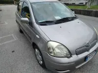 Usata Toyota Yaris 75 CV (55 kW) 2004 Grigio Utilitaria
