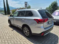 Usata Mitsubishi Outlander Instyle 150 CV (110 kW) 2018 Blu/azzurro SUV